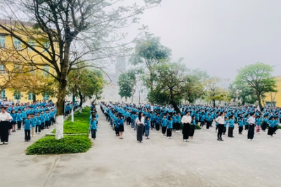 HOẠT ĐỘNG THỂ DỤC GIỮA GIỜ TẠI TRƯỜNG TIỂU HỌC XUÂN TIẾN