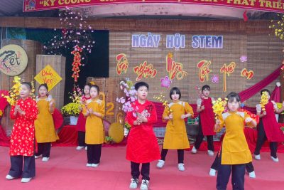 TRƯỜNG TIỂU HỌC XUÂN TIẾN SÔI NỔI NGÀY HỘI STEM GẮN VỚI HOẠT ĐỘNG TRẢI NGHIỆM “TẾT QUÊ EM”